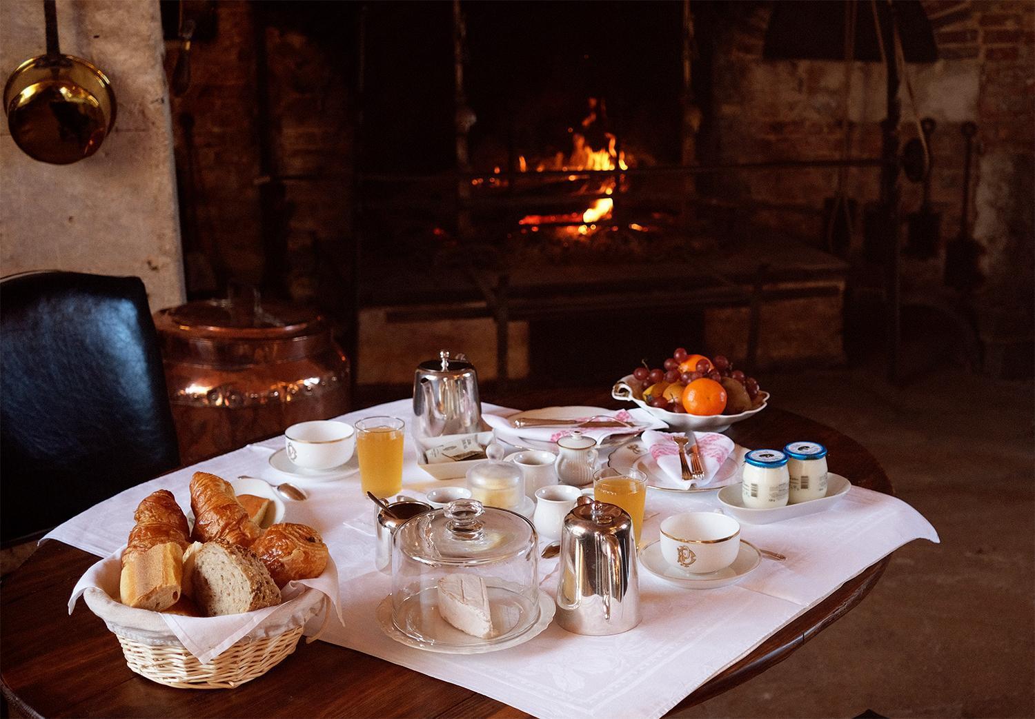 Radepont Le Chateau De Bonnemare - Bed And Breakfast المظهر الخارجي الصورة